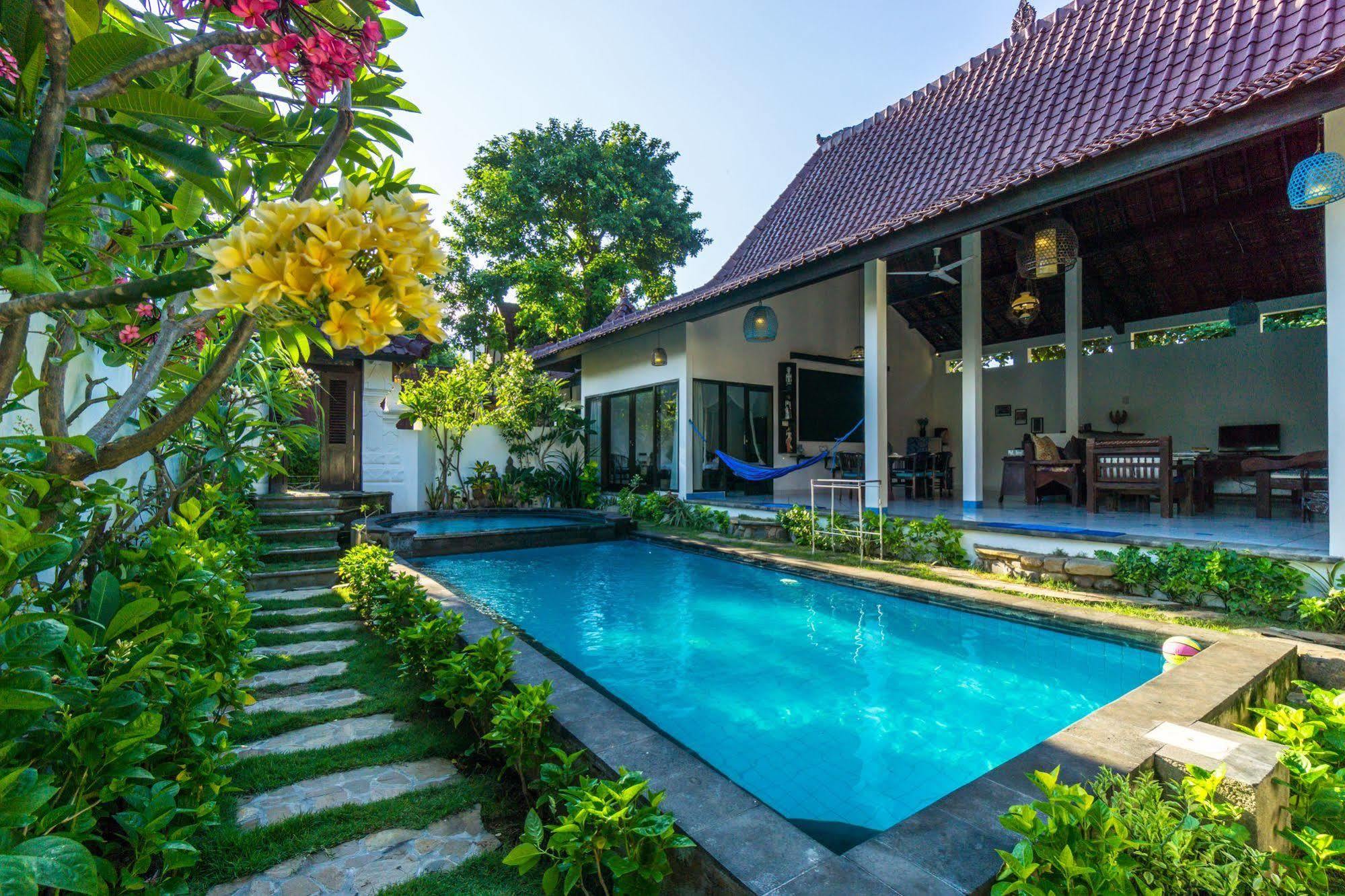Ambary House Gili Trawangan- 2 Bedroom Private Villa, Pool Luaran gambar