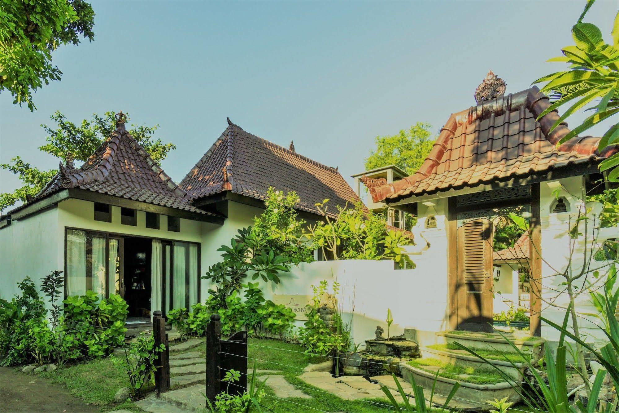 Ambary House Gili Trawangan- 2 Bedroom Private Villa, Pool Luaran gambar